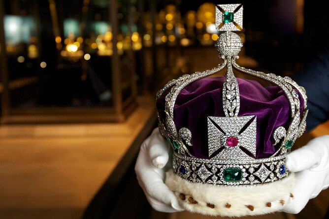 Crown Jewels of London Tour with River Cruise - St Paul’s Cathedral and the Story of Wren’s London