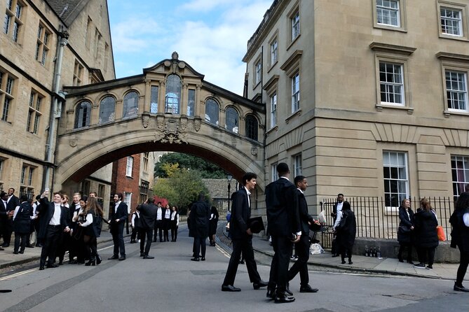CS Lewis & Tolkien Tour with Magdalen Entry Public tour 13.45 - Lincoln College and the smaller details