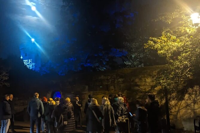 Dark History Walking Tour in Warwick - Warwick Castle and the coach-house heist