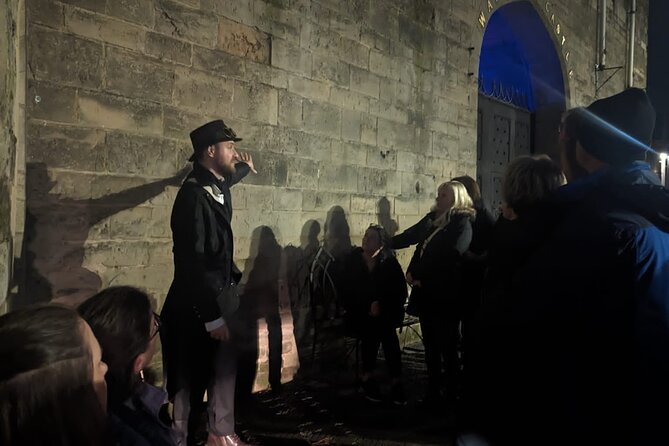 Dark History Walking Tour in Warwick - Starting at the Lord Leycester