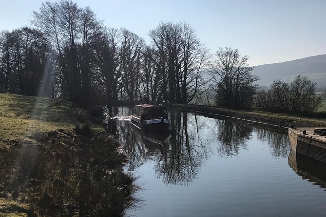 Day Boat Hire - Getting the boat moving