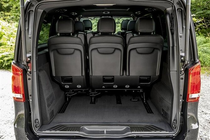 Departure from Central London to Heathrow Airport by Luxury Van - Pickup, Communication, and Meet and Greet