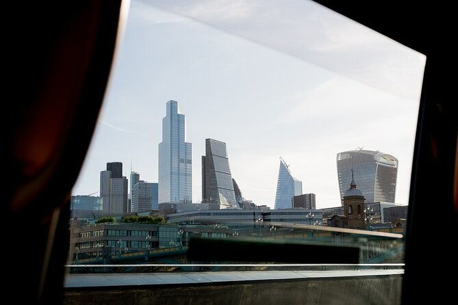 Discover London in a Panoramic Black Cab - Big Ben gives you the classic London photograph