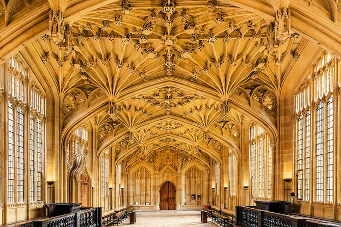Discover Oxford University with Recent Graduate - Sheldonian Theatre and Oxford ceremony