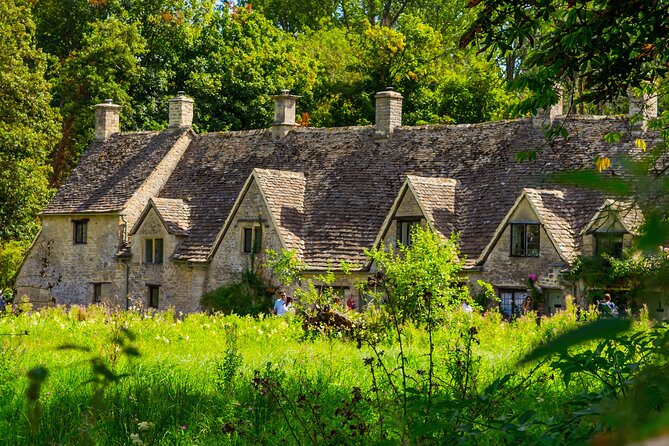 Discover the Secrets of the Cotswolds Private Tour Experience - Snowshill keeps the final stop photo-friendly