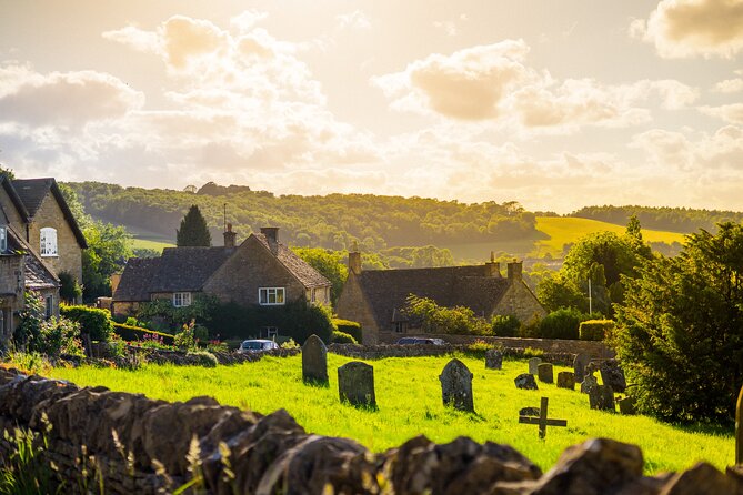 Discover the Secrets of the Cotswolds Private Tour Experience - Bourton-on-the-Water gives you an easy beginning