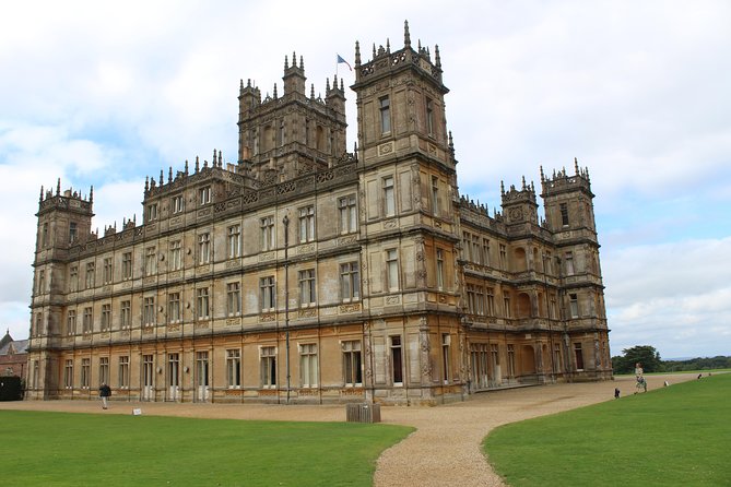 Downton Abbey and Village Small Group Tour from London - The guides shape the whole day