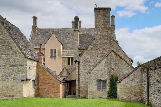 Downton Abbey Day In The Cotswolds Tour - Burford brings the classic Cotswolds streets