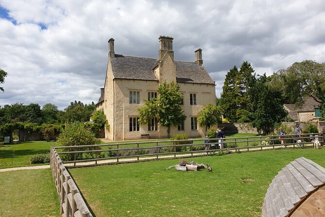 Downton Abbey Day In The Cotswolds Tour - Bampton, the real Downton village