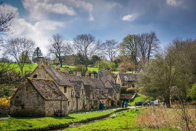 Downton Abbey Village, Blenheim Palace and Cotswolds Day Trip from London - Guides can shape the entire day