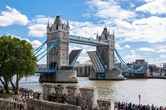 Easy Access Tower Bridge and Engine Room & Scenic Thames Cruise - Why Tower Bridge is worth your morning