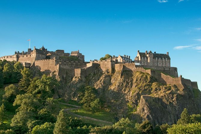 Edinburgh Rail Trip from London with Castle entry and Hop-on Hop-off bus - The four-hour train ride north