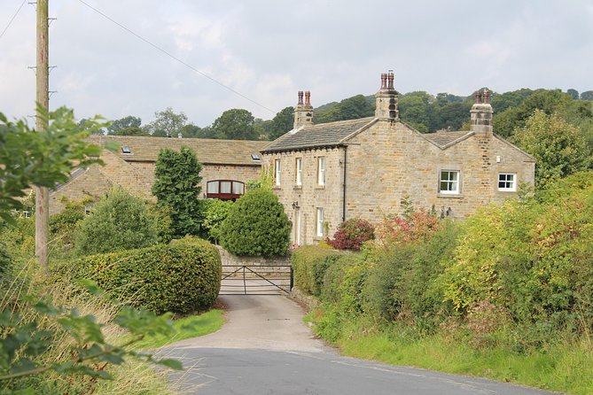 Emmerdale Classic Locations Bus Tour from Leeds - Starting in Central Leeds at 12:30 pm