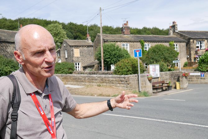 Emmerdale Classic Locations Bus Tour from Leeds - Who Will Enjoy This Most?