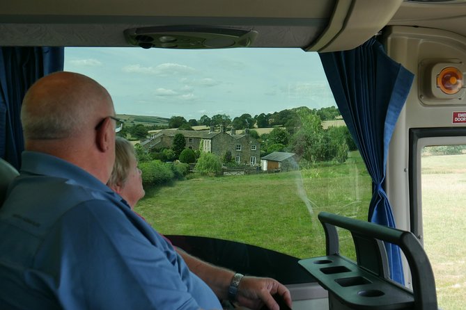 Emmerdale Classic Locations Bus Tour from Leeds - Riding Out Through Yorkshire