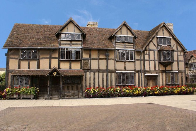 England in One Day: Stonehenge, Bath, the Cotswolds and Stratford-upon-Avon Day Trip from London - Guides make the long hours easier