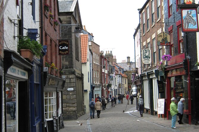 Essential Whitby: Discover the town’s legends on a self-guided audio tour - The quality and tone of the commentary