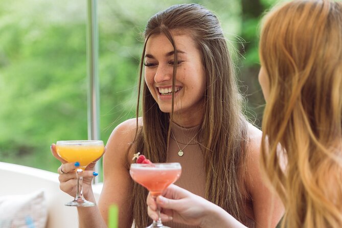 Evening Cocktail Cruise in Oxford - Cocktails, soft drinks, and the onboard mood