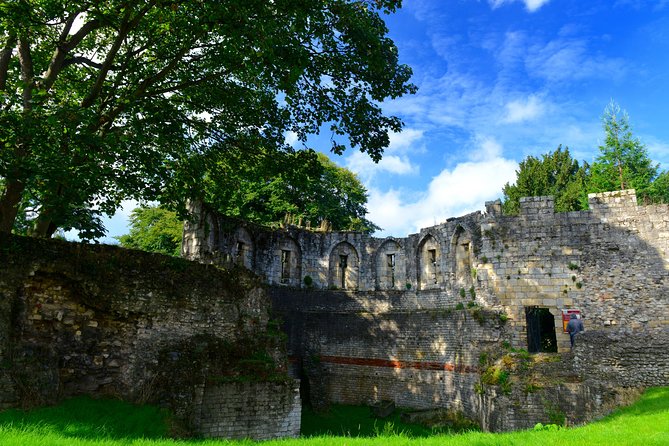 Exclusive York - Private Personally-Designed Walking Tour - What the guide adds to the walk