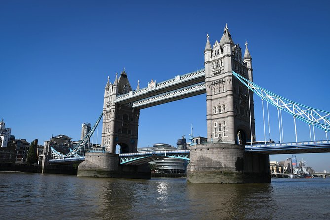 Explore Tower Bridge & London's Top 30 Landmarks Tour - Trafalgar Square, Horse Guards, and Whitehall