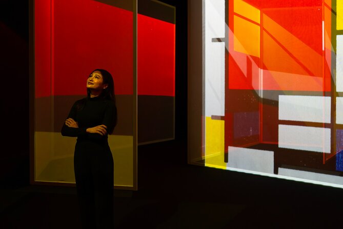 Frameless - Immersive Art Experience in London - Entering Frameless in London
