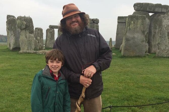 Full-Day Stonehenge and Avebury Tour from Glastonbury - Lunch at a British pub, with an important catch