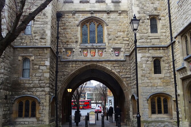 GRAILTRAIL: Quest for the Holy Grail (Self-Guided Adventure Walk) - Reading clues in alleyways, chapels, and relics