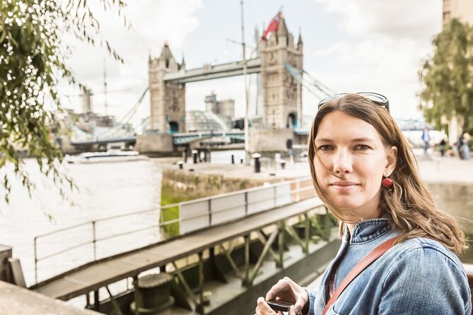Guided Walking Tour in London - Trafalgar Square: begin among lions, columns, and public life