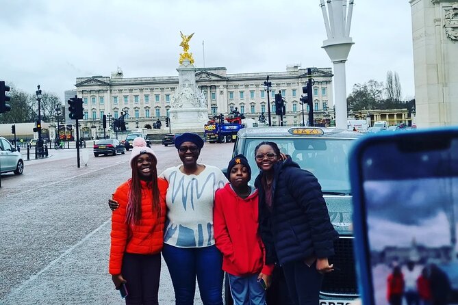 Half Day Big Sightseeing Tour of London - Abbey Road, one famous crossing and a lot of Beatles meaning