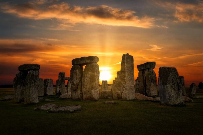 Half Day Stonehenge Tour from London - Meeting in London at 10:30 a.m.