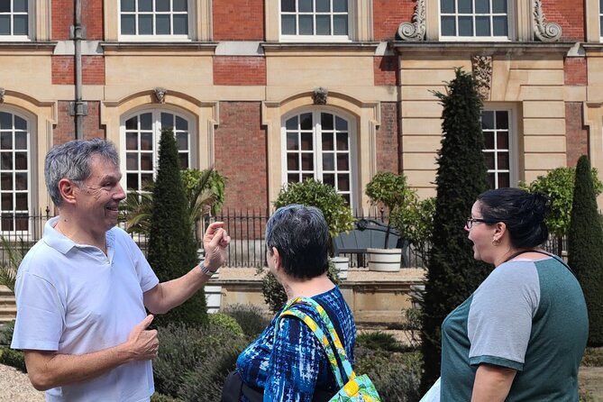 Hampton Court Guided Tour. Full day Access & High Tea - Two hours inside the Tudor palace