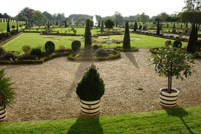 Hampton court palace private tour from London - Why Hampton Court works well as a half-day outing
