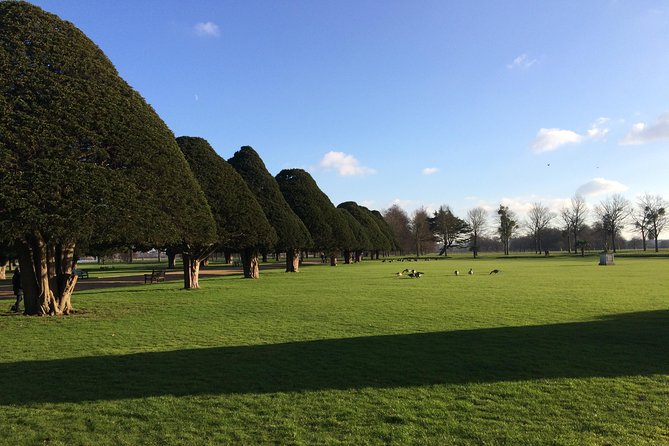 Hampton court palace private tour from London - Is $275.22 per person good value?