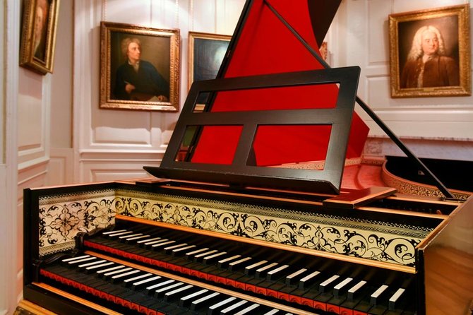 Handel Hendrix House General Admission - Guitars, effects, and the details worth slowing down for