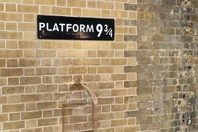 Harry Potter Black Taxi Private Tour of London with Hotel Pickup - A black taxi is the right vehicle for this tour