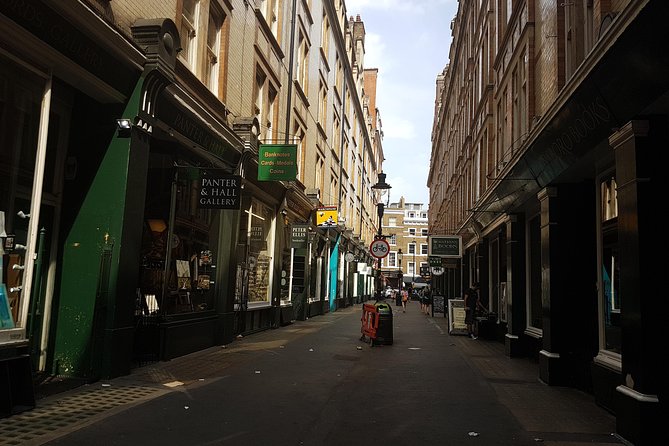 Harry Potter London Sights and Film Locations - Private Tour - Borough Market and the Leaky Cauldron locations