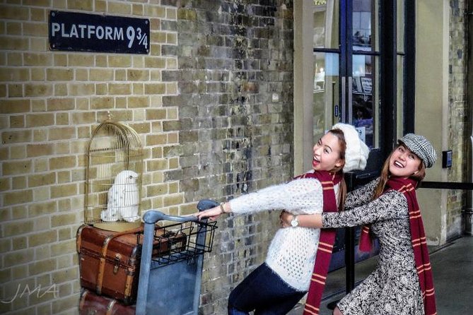 Harry Potter London Sights and Film Locations - Private Tour - Cecil Court and Goodwin’s Court