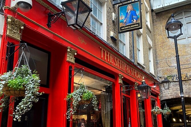 Historic Pub Walking Tour of London - The middle stops: four pubs, four personalities