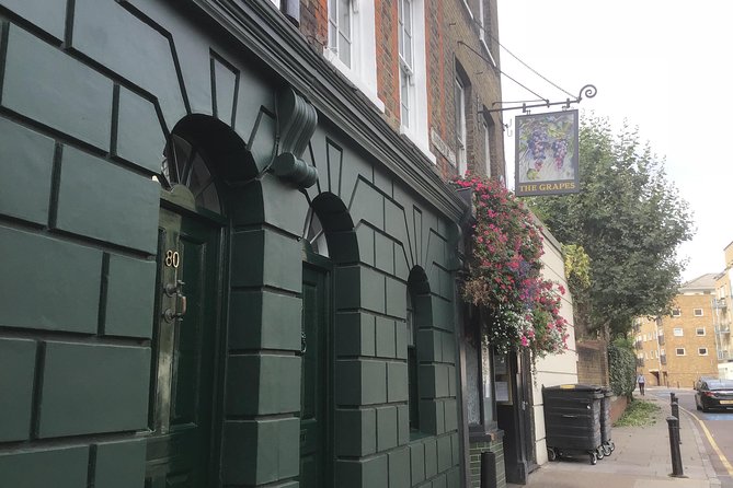 Historic walk of East Londons Wapping Docks and its famous Pubs - The Grapes and its literary connections