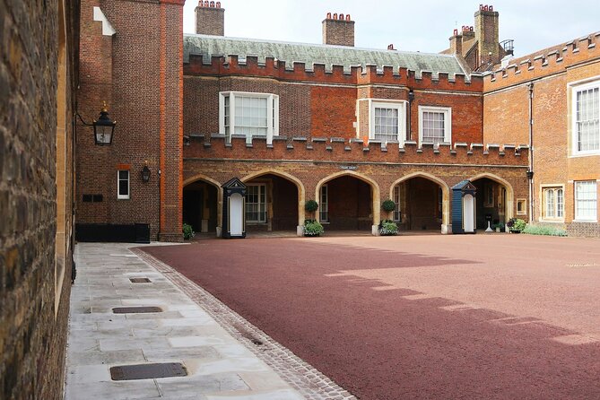 Inside Buckingham Palace State Rooms & Royal London Walking Tour - Why the audio guide changes the experience