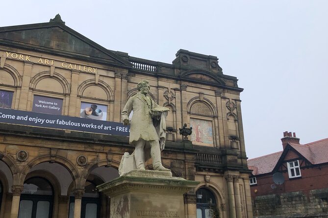 J & M York City Walking Tours - The Black Swan and the city’s less expected stories
