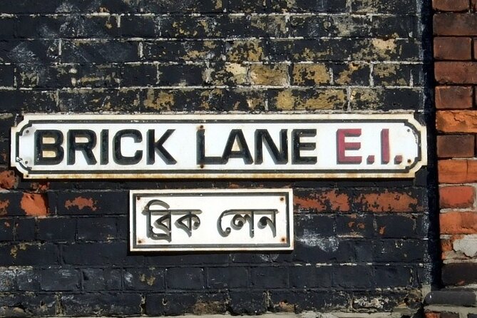 Jack The Ripper Walking Tour of London - The Ten Bells and the stories behind the pub