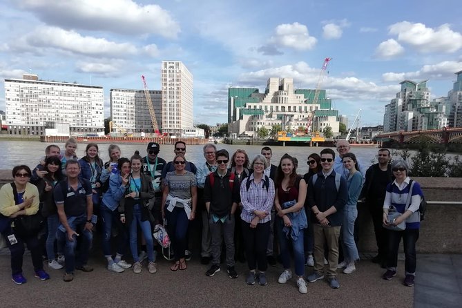 James Bond Small Group Mini Coach Tour of London - The guide makes the difference