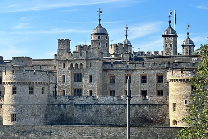 Kid-Friendly Private Tower of London Tour with Blue Badge Guide - Meeting at Tower Place and Getting Inside