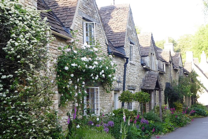 Lacock and Castle Combe - Afternoon Private Tour - Castle Combe and the classic Cotswold look