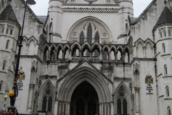 Law in London Private Tour - Entering the Royal Courts of Justice