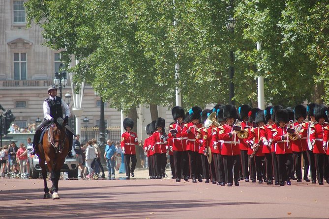 Layover Tour of London from LHR Executive Luxurious Vehicle Private Tour 6 hour - Why a Heathrow layover tour can work