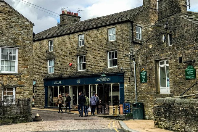LIVERPOOL: Yorkshire Adventure - Sightseeing Day Trip Tour - Wensleydale Creamery and Yorkshire cheese