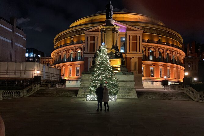 London Bespoke Black Cab Christmas Lights & Sights Private Tour - Covent Garden closes the evening with lights and stalls