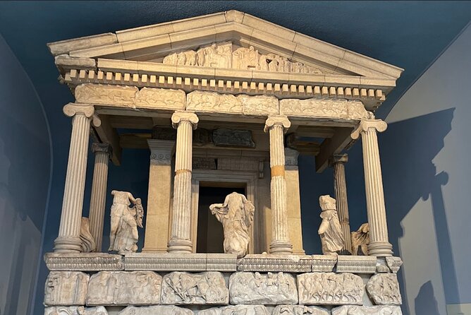 London: British Museum Audio Guide & Small Group Entry - Meeting at Russell Square before the museum